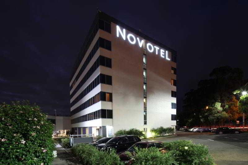 Novotel Sydney West Hq Руути Хил Екстериор снимка