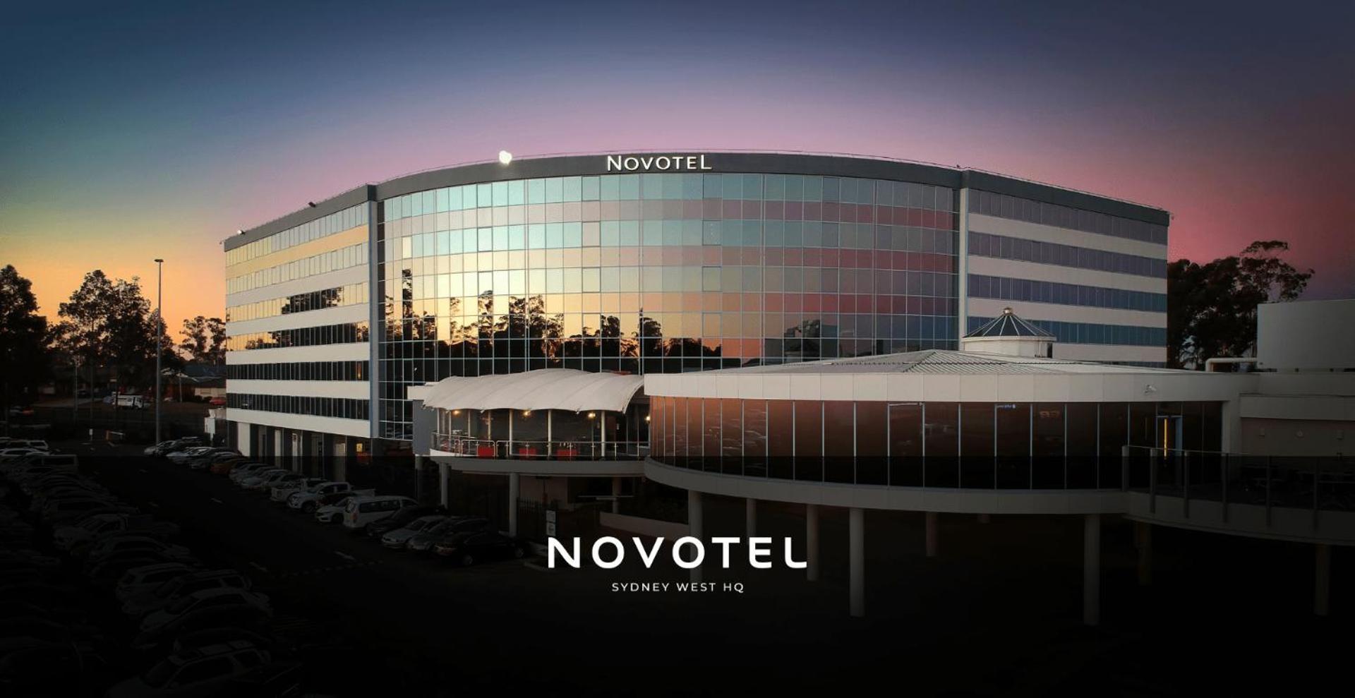Novotel Sydney West Hq Руути Хил Екстериор снимка