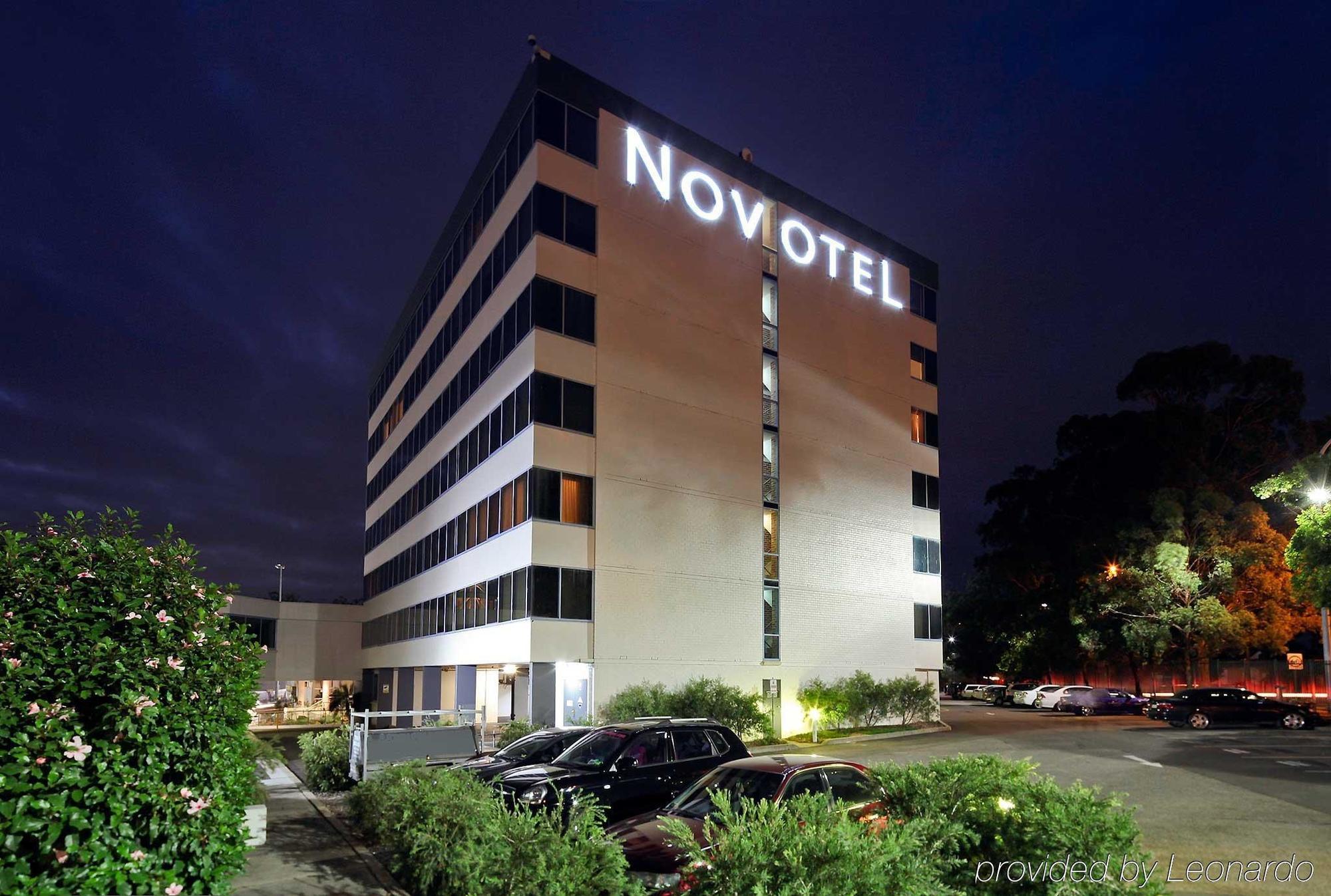 Novotel Sydney West Hq Руути Хил Екстериор снимка