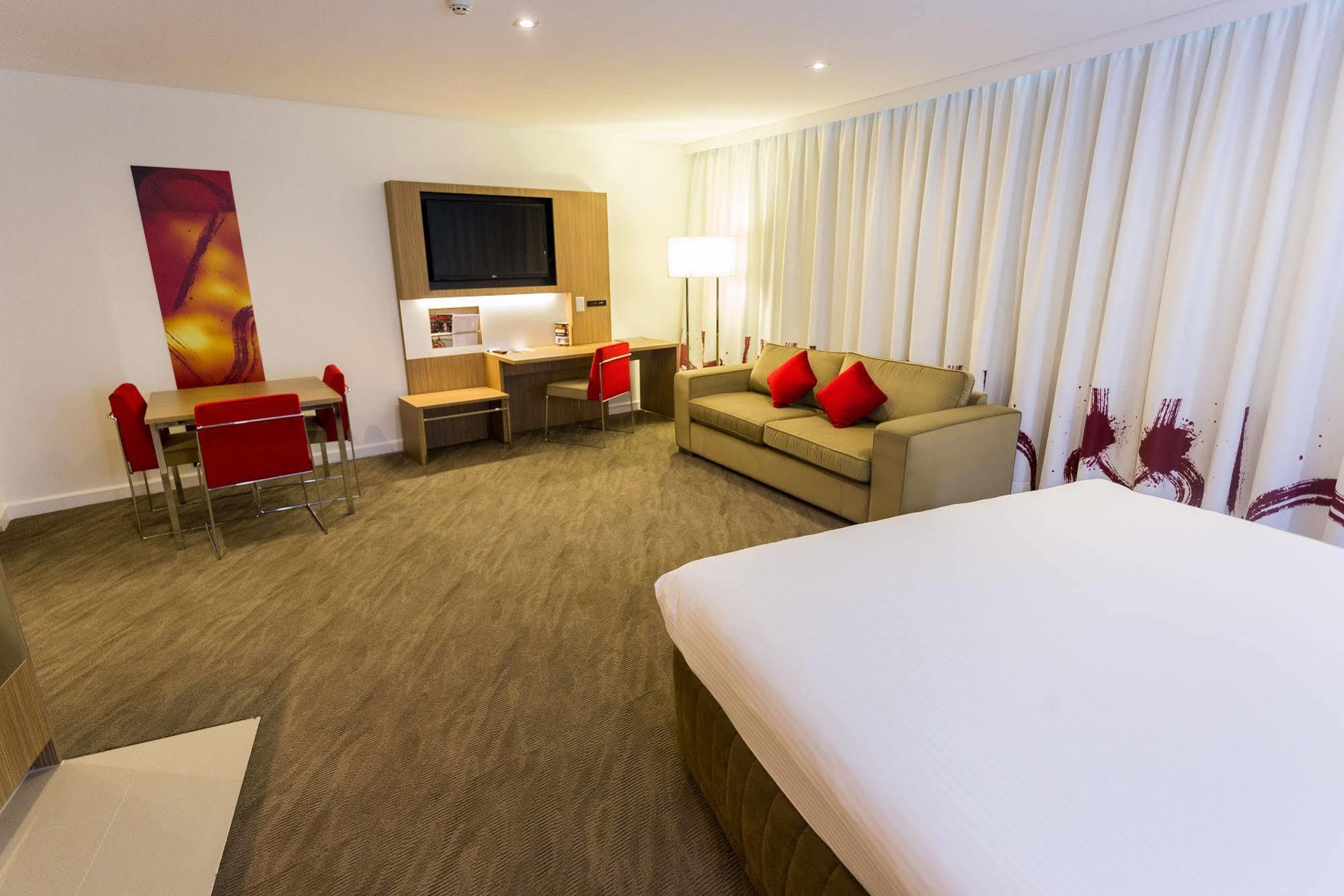 Novotel Sydney West Hq Руути Хил Екстериор снимка