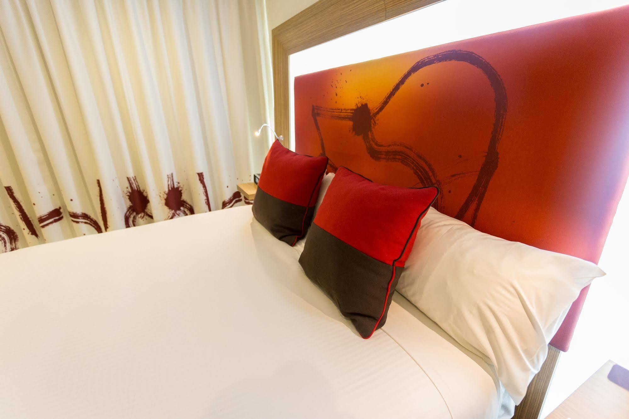Novotel Sydney West Hq Руути Хил Екстериор снимка